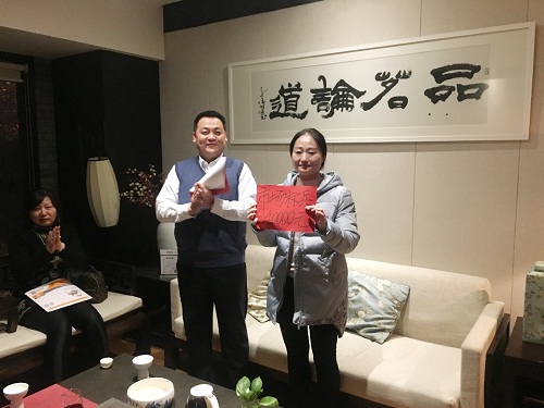 “天上不會(huì)掉餡餅，擼起袖子加油干” ——2017年度TST營銷中心表彰大會(huì)